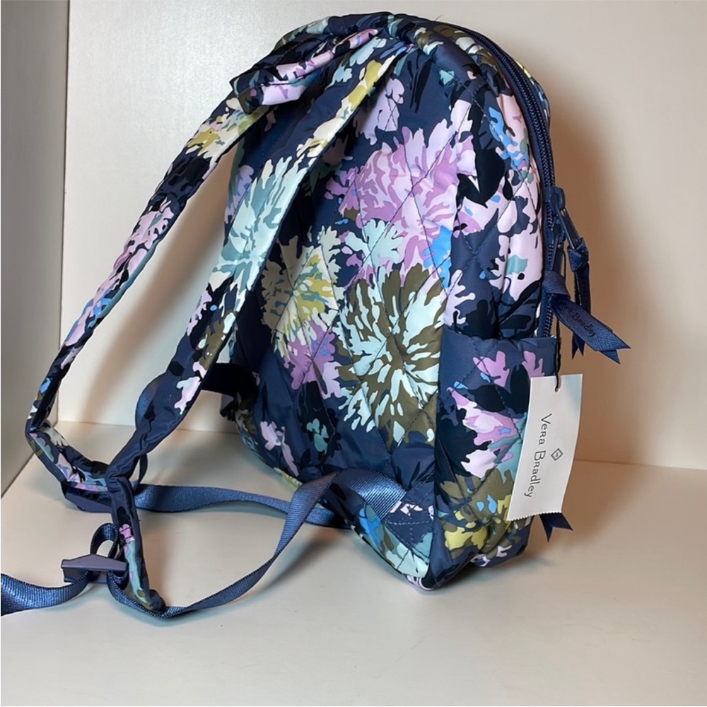 🌺 Vera Bradley Ultralight Small Compact Backpack in “Chrysanthemum Crush”. NWT
